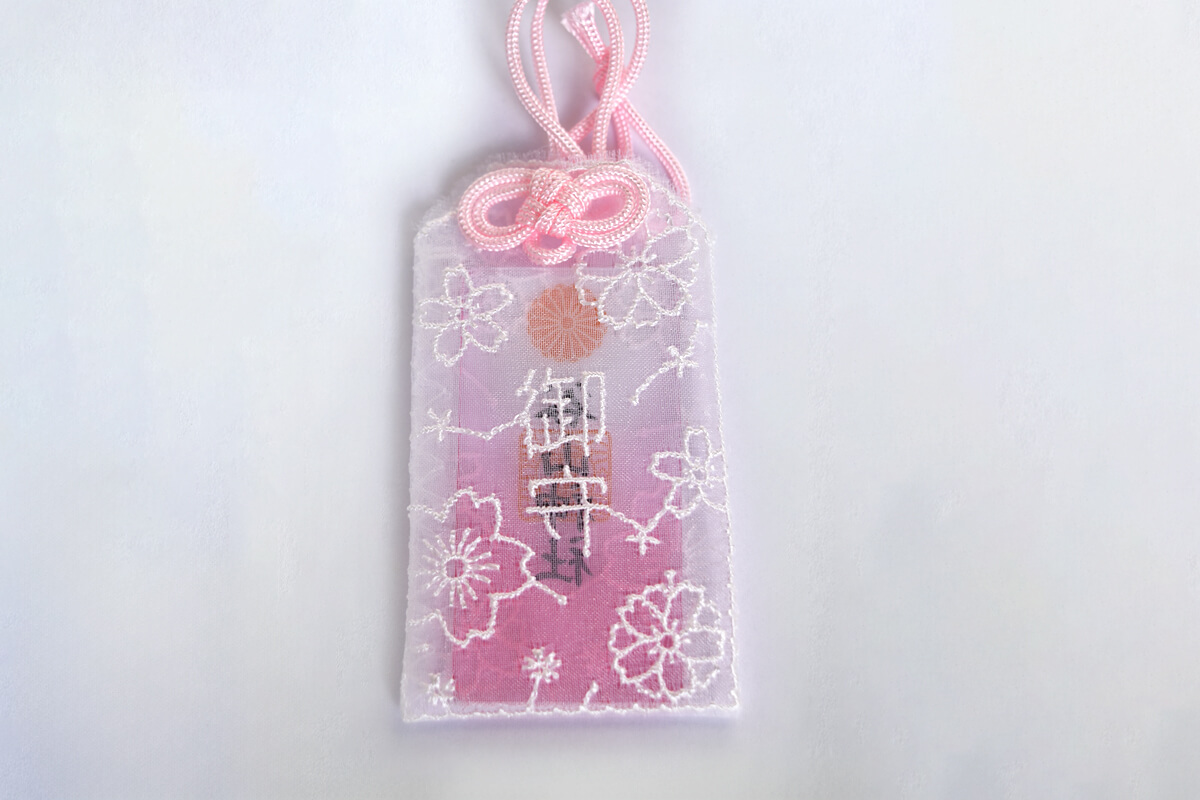 25.レース御守(ピンク)